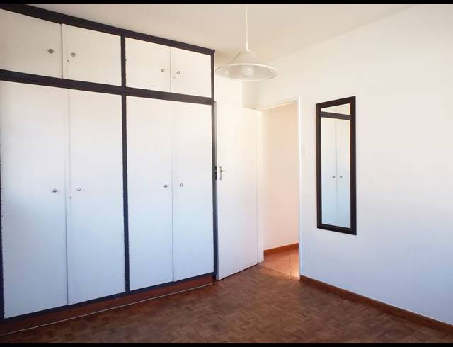 1 bed property to rent in ORANJEZICHT
